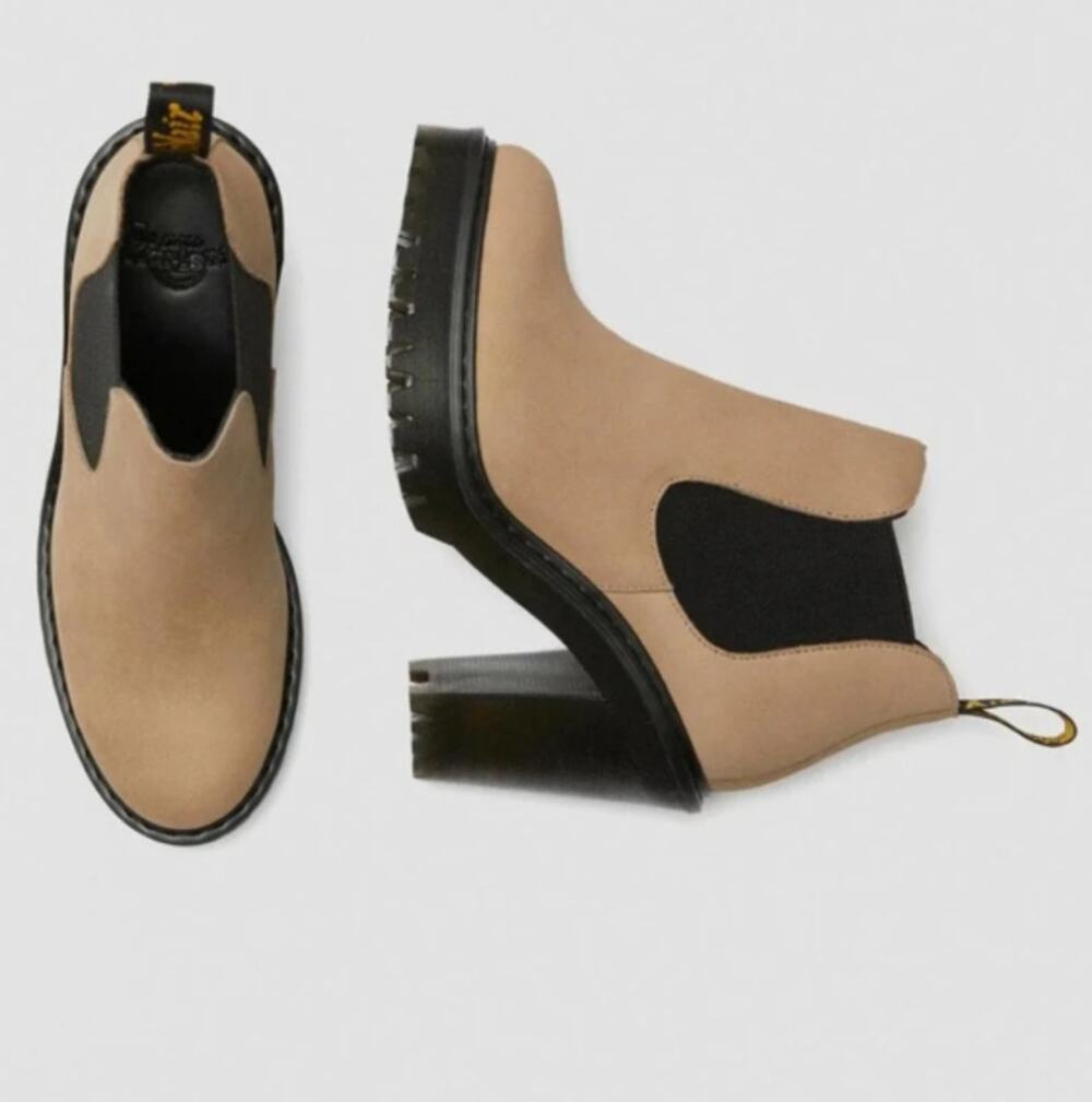 Dr. Martens Hurston Suede Heeled Chelsea Boots in Milkshake Tan Size 5